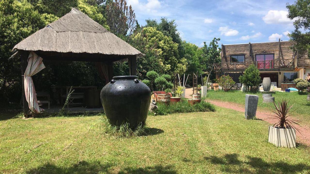 Esprit D'Ailleurs Bed & Breakfast Baillargues Exterior foto